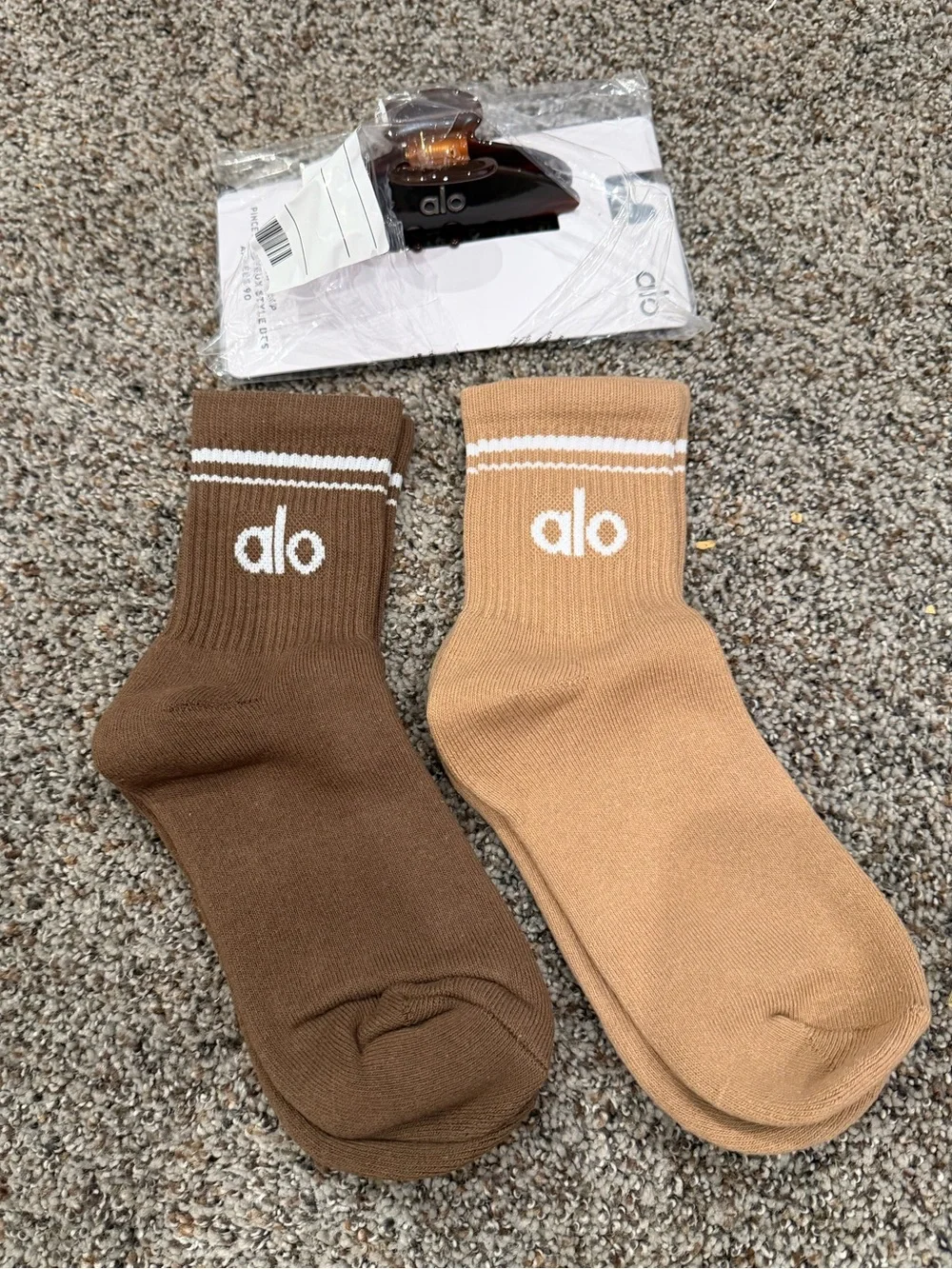 ALO Yoga Bundle 2 Half Crew Socks - Brown & Tan with Hair Claw Clip brown
